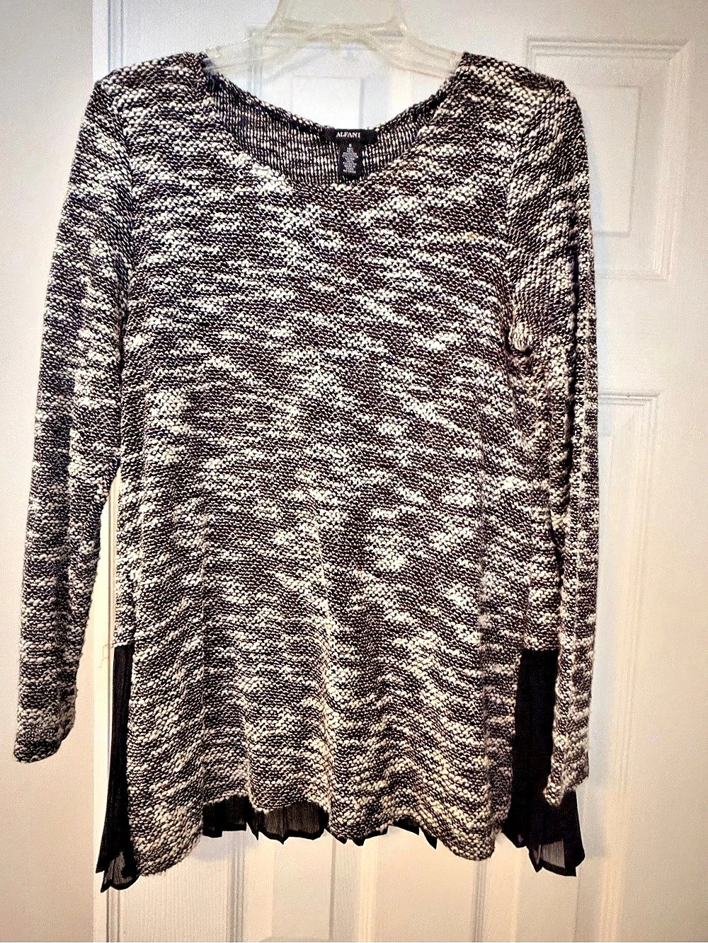 Alfani Abstract Knit Tunic in Black & White Size Medium